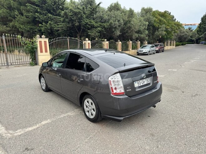 Toyota Prius-4