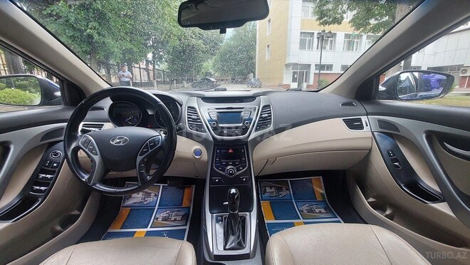 Hyundai Elantra 2015, 132,600 km - 1.8 л - Şəki