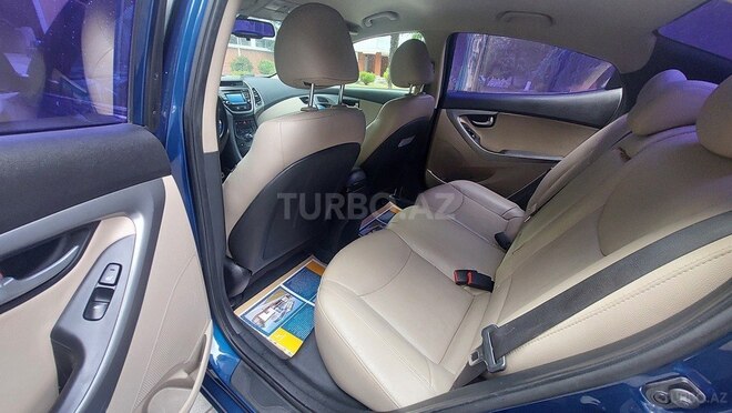 Hyundai Elantra 2015, 132,600 km - 1.8 л - Şəki