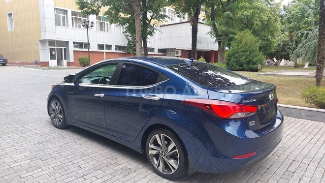 Hyundai Elantra 2015, 132,600 km - 1.8 л - Şəki