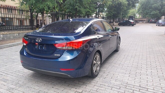 Hyundai Elantra 2015, 132,600 km - 1.8 л - Şəki