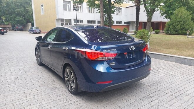Hyundai Elantra 2015, 132,600 km - 1.8 л - Şəki