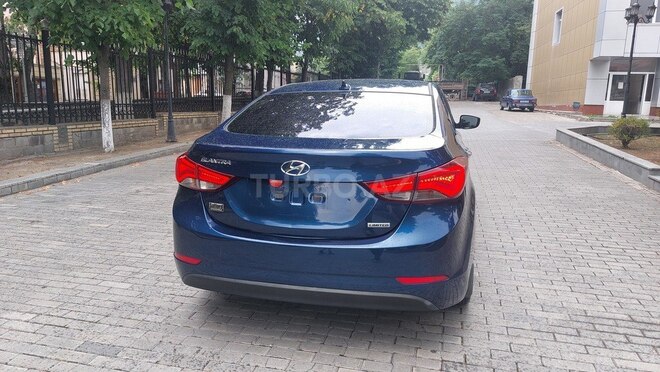 Hyundai Elantra 2015, 132,600 km - 1.8 л - Şəki