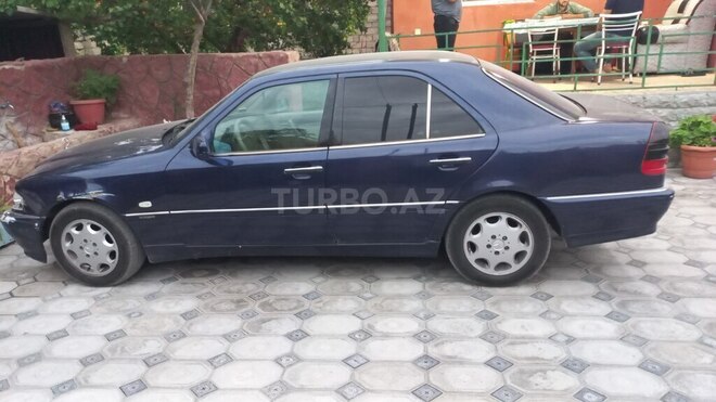 Mercedes C 200 1999, 299,036 km - 2.0 l - Bakı