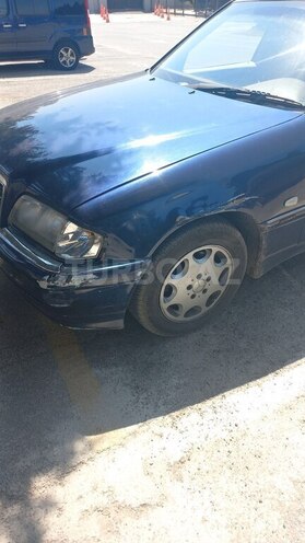 Mercedes C 200 1999, 299,036 km - 2.0 l - Bakı