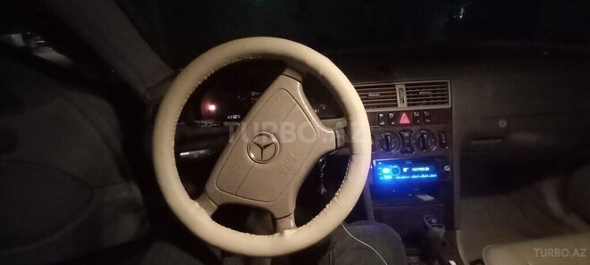 Mercedes C 200 1999, 299,036 km - 2.0 l - Bakı