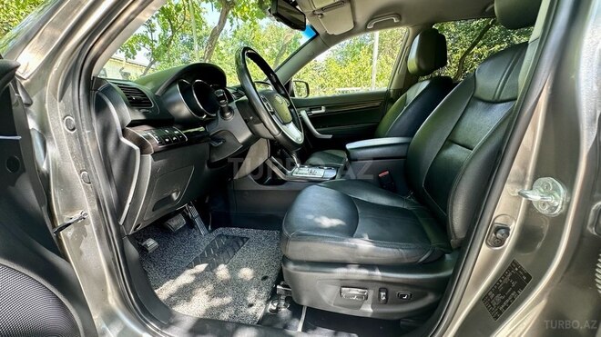 Kia Sorento-12