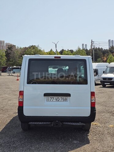 Ford Transit-9