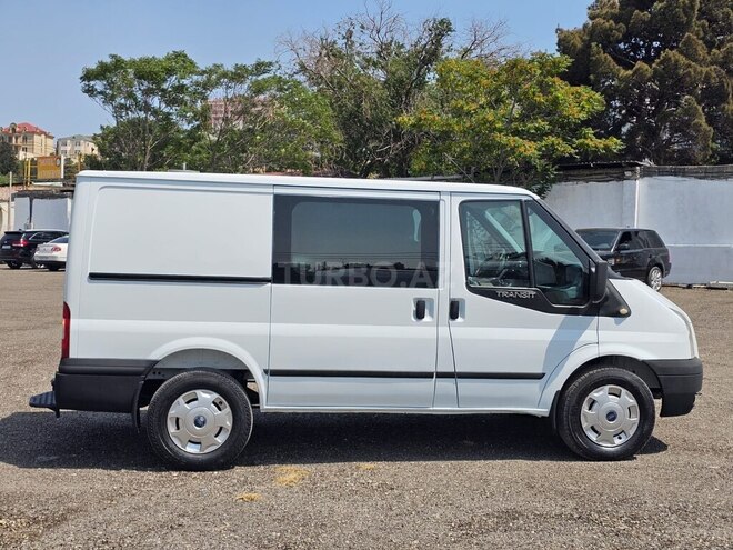 Ford Transit-5