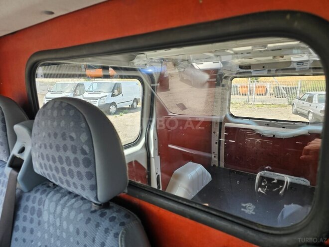 Ford Transit-12
