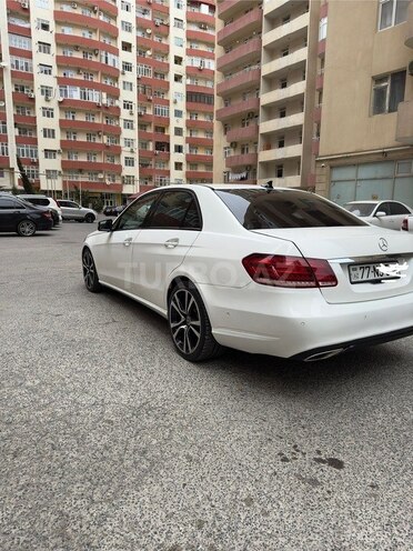 Mercedes E 220 d-5