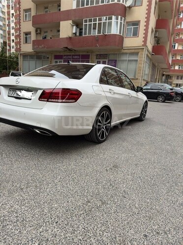 Mercedes E 220 d-4