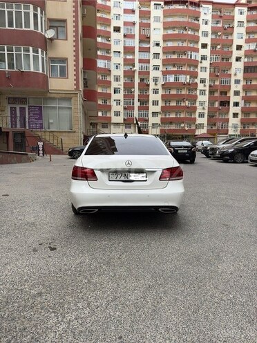 Mercedes E 220 d-6