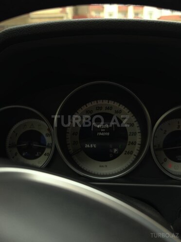 Mercedes E 220 d-9