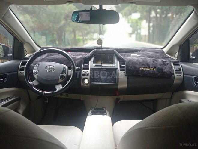 Toyota Prius-14