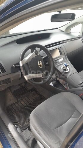 Toyota Prius-4