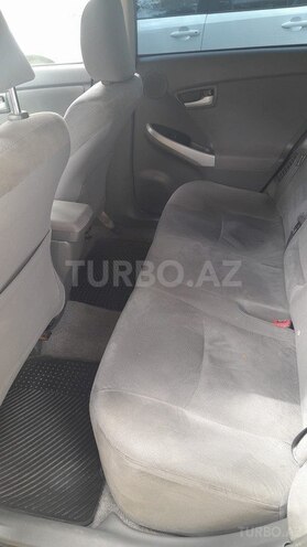 Toyota Prius-6