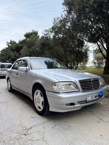 Mercedes C 180 1995, 123,456 km - 2.2 l - Bakı