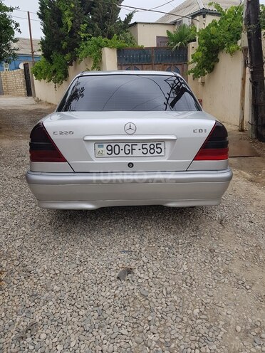 Mercedes C 220 d-7