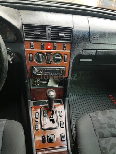 Mercedes C 220 d-10
