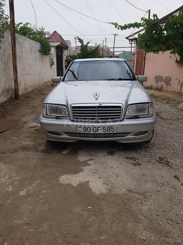 Mercedes C 220 d-5