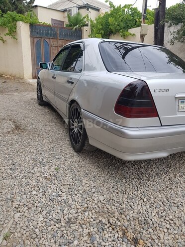 Mercedes C 220 d-9