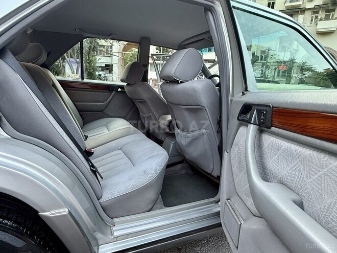 Mercedes E 200 1995, 308,000 km - 2.0 l - Bakı
