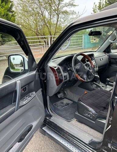 Mitsubishi Pajero 2000, 255,000 km - 3.2 l - Qazax