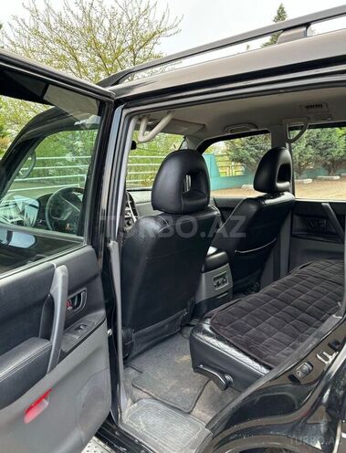 Mitsubishi Pajero 2000, 255,000 km - 3.2 l - Qazax