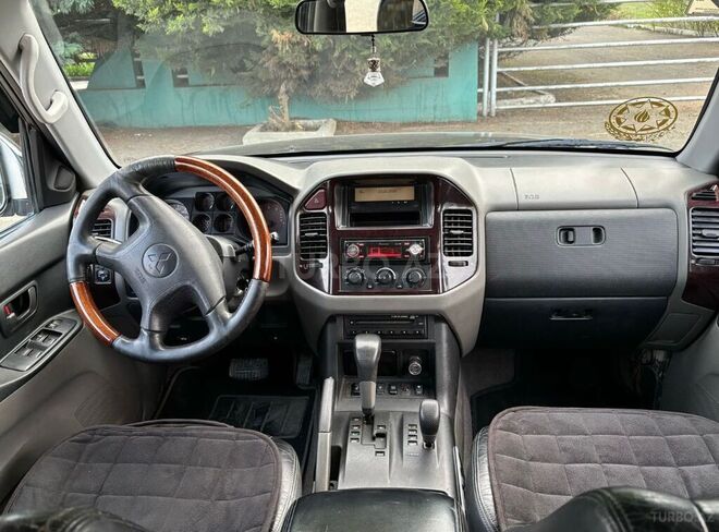 Mitsubishi Pajero 2000, 255,000 km - 3.2 l - Qazax