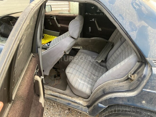 Mercedes 190 1989, 300,000 km - 2.0 l - Saatlı