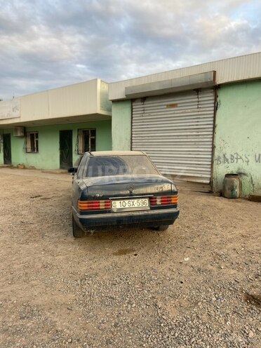 Mercedes 190 1989, 300,000 km - 2.0 l - Saatlı