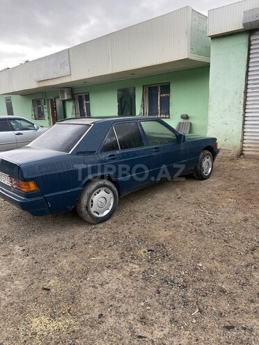 Mercedes 190 1989, 300,000 km - 2.0 l - Saatlı