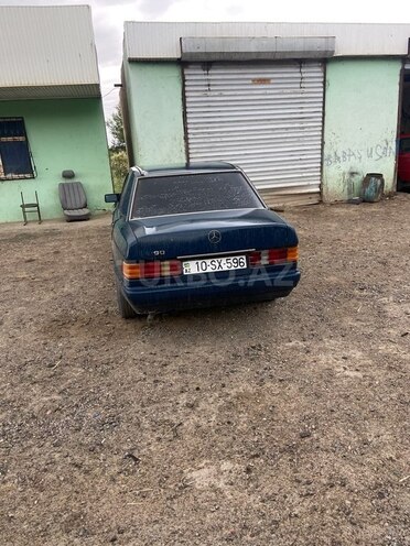 Mercedes 190 1989, 300,000 km - 2.0 l - Saatlı