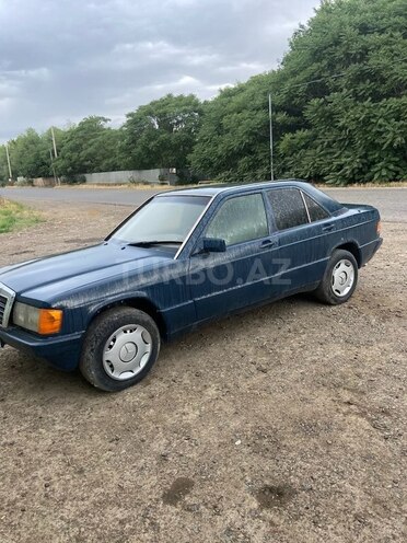 Mercedes 190 1989, 300,000 km - 2.0 l - Saatlı