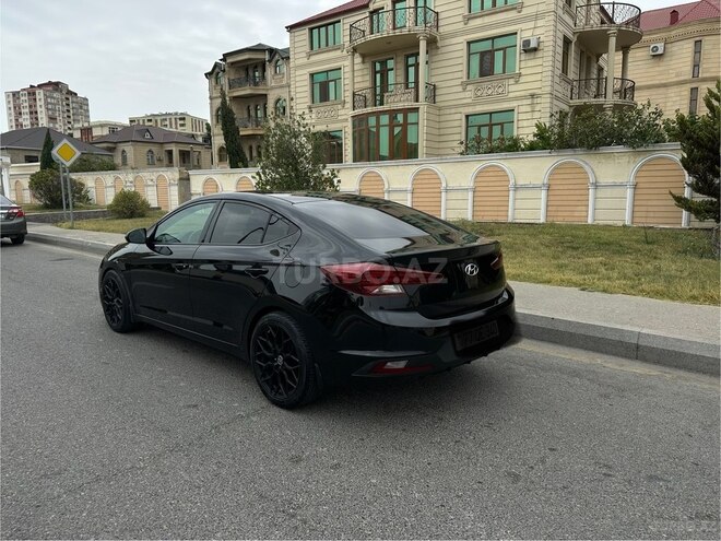 Hyundai Elantra 2019, 143,500 km - 2.0 l - Bakı