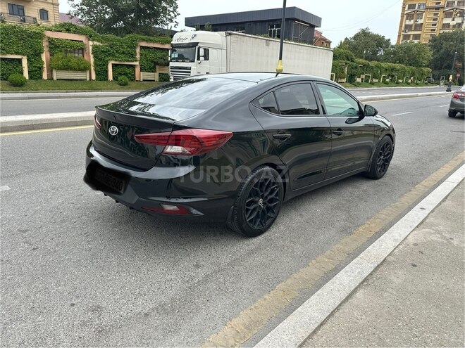 Hyundai Elantra 2019, 143,500 km - 2.0 l - Bakı