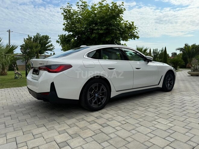 BMW i4-2