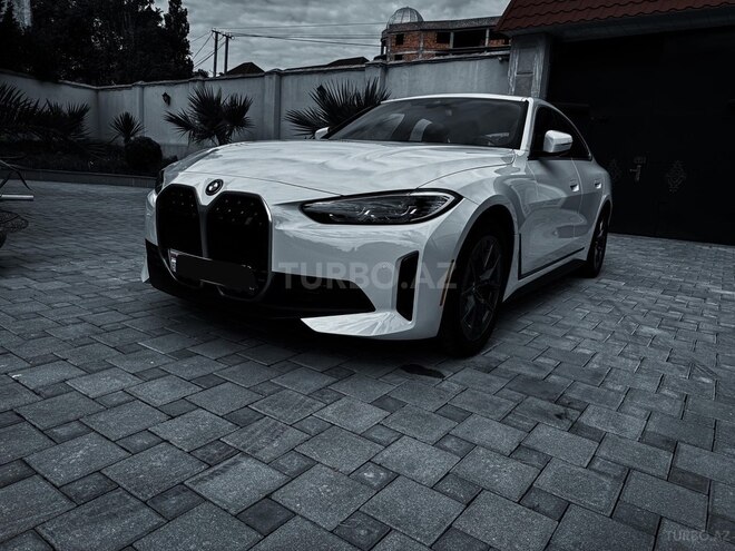 BMW i4-3