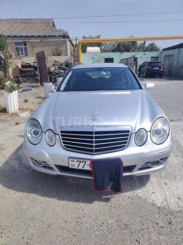 Mercedes E 200 2009, 318,000 km - 1.8 l - Bakı