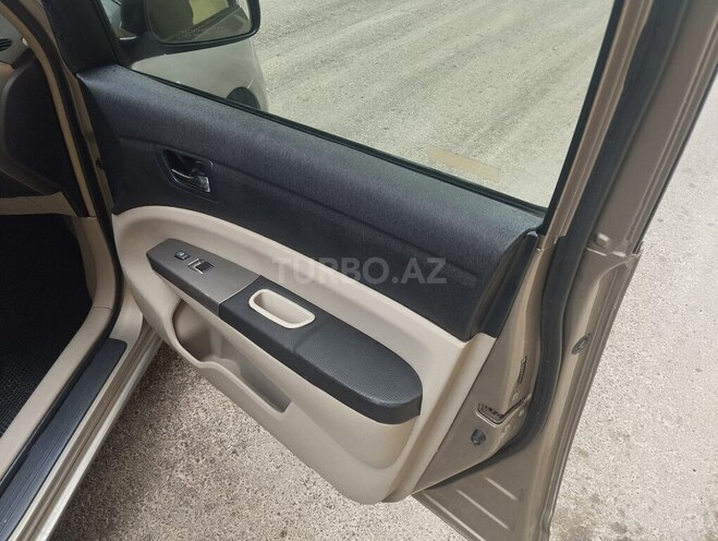Toyota Prius-8