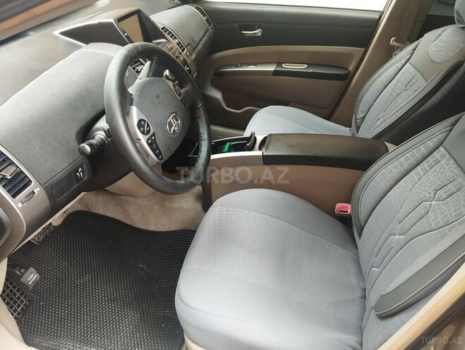 Toyota Prius-9