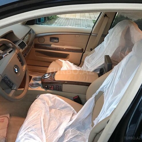 BMW 745-4