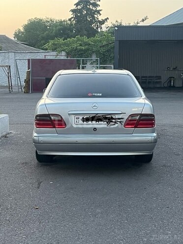 Mercedes E 280 2000, 231,000 km - 2.8 l - Göyçay