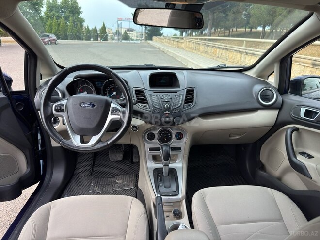 Ford Fiesta 2015, 118,000 km - 1.6 л - Gəncə