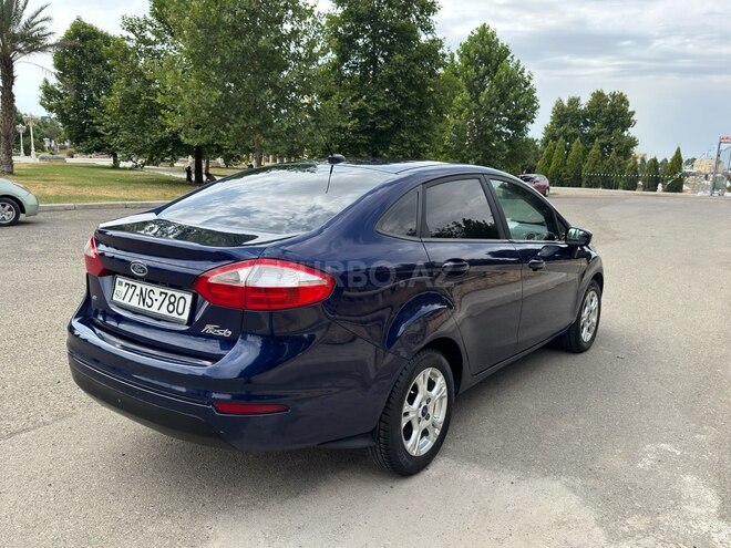 Ford Fiesta 2015, 118,000 km - 1.6 л - Gəncə