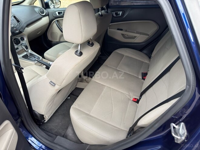 Ford Fiesta 2015, 118,000 km - 1.6 л - Gəncə