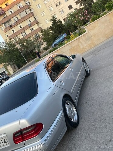 Mercedes E 280 2000, 421,000 km - 2.8 л - Bakı