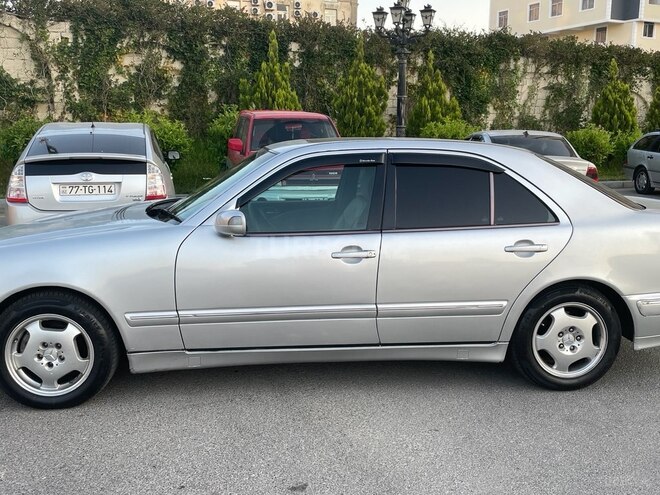 Mercedes E 280 2000, 421,000 km - 2.8 л - Bakı
