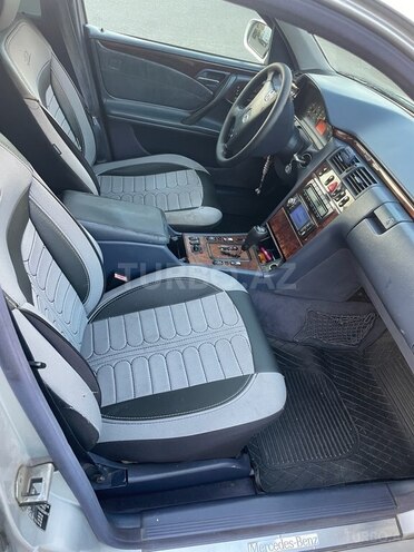 Mercedes E 280 2000, 421,000 km - 2.8 л - Bakı
